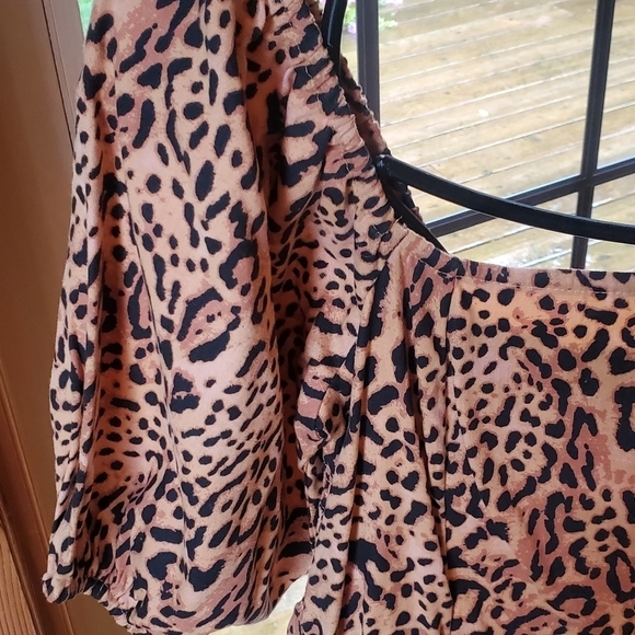 Billabong Paradise Leopard Puff Sleeve Mini Sz. L Dress NWT - Picture 3 of 13